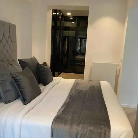 Luxusni, Prostorny Byt V Centru Mesta Apartamento